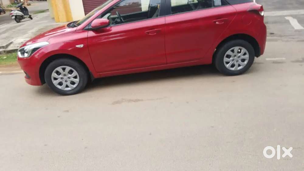Hyundai I20 Magna 2015 Well Maintained Lady D.r Uesd Cars