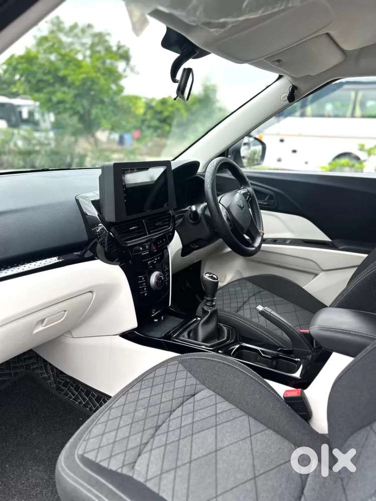 Mahindra Xuv 3xo, 2025, Petrol