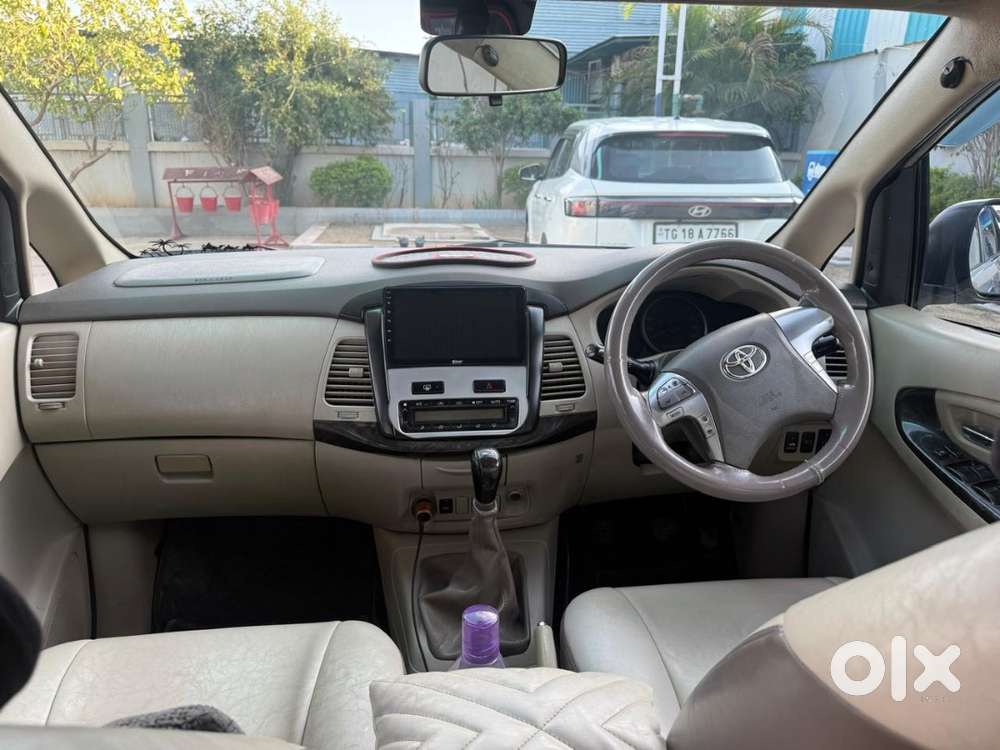 Toyota Innova 2.5 Z (7-seater) Excellent Condition (showroom Track)