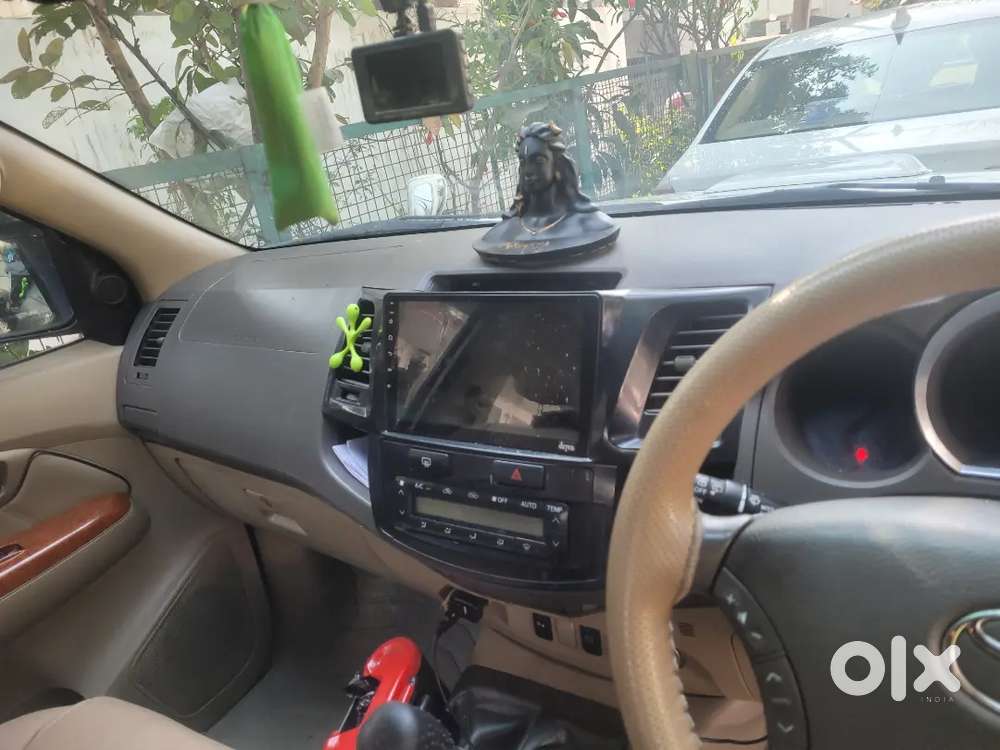 Army Officer Owned (second Owner) Fortuner 4x4 Manual/ Hp Registered