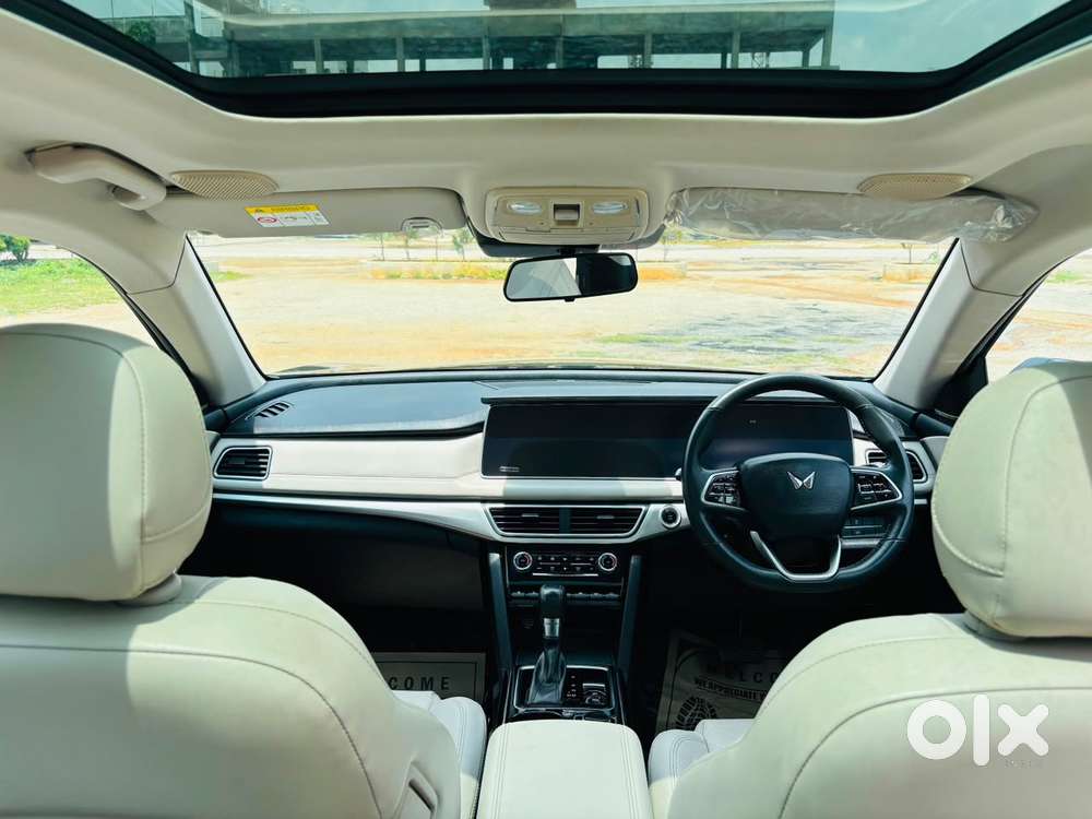 Mahindra Xuv700 2.2 Ax 7 Diesel At Luxury Pack Str, 2022, Diesel