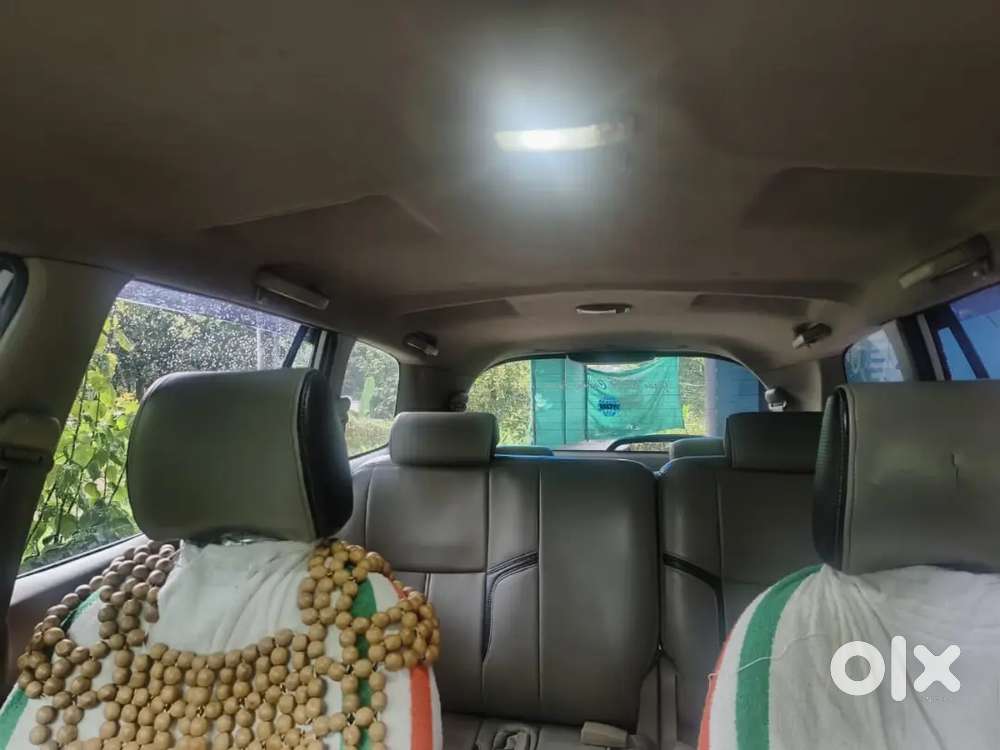 Toyota Innova 2.5 V 7 2011
