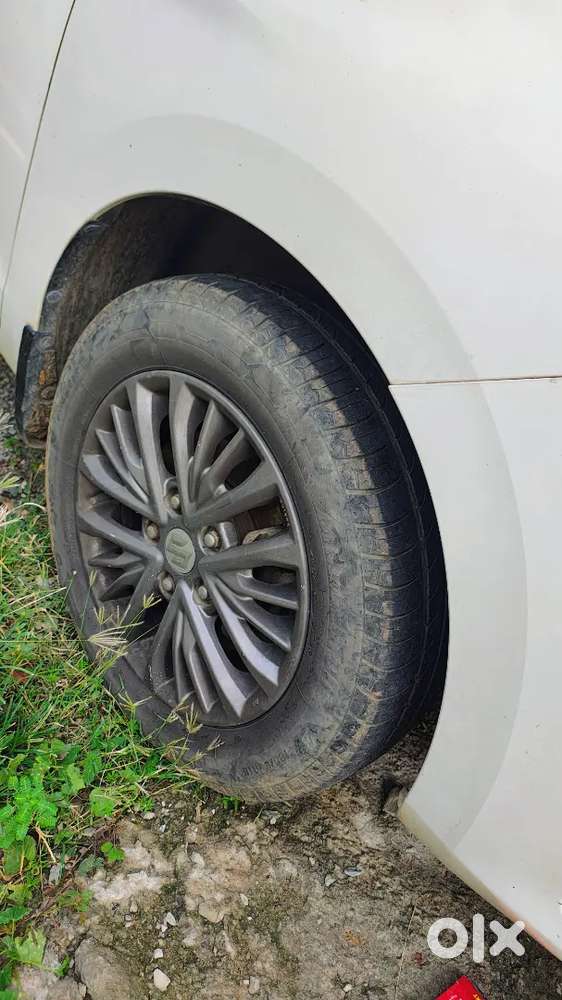 Maruti Suzuki Ertiga Alloy Wheels And Sony Touch Screen