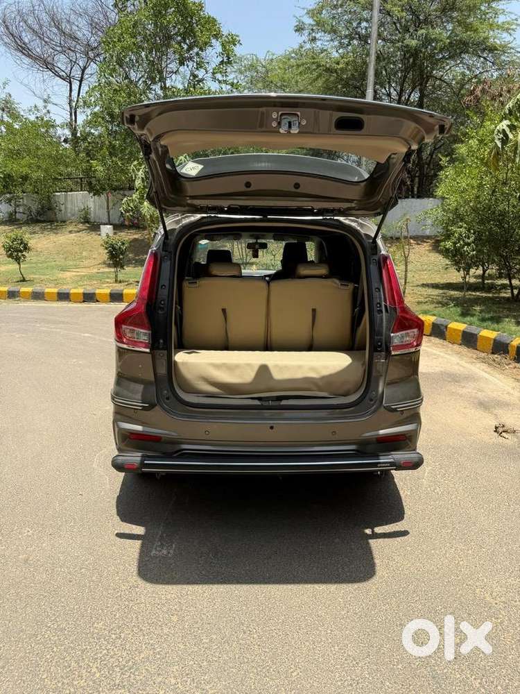 Almost New Maruti Suzuki Ertiga Vxi(o)cng 1.5l  (2024)
