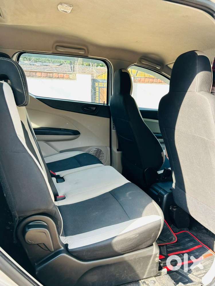 Renault Triber Rxt, 2023, Petrol