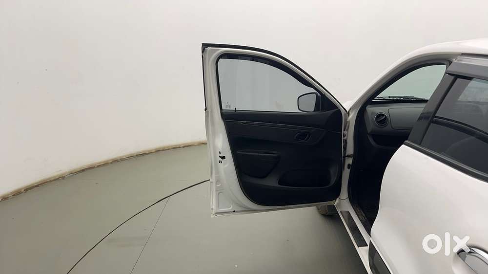 Renault Kwid 2019-ongoing 1.0 Rxt Amt (o), 2018, Petrol