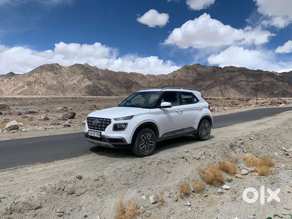 Hyundai Venue 2022 Petrol Well Maintained