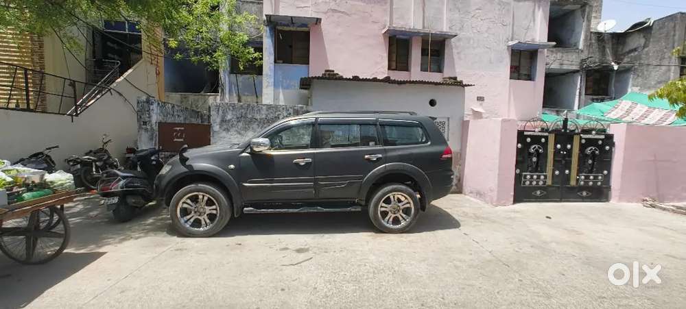 Mitsubishi Pajero Sport 2015 Diesel Well Maintained