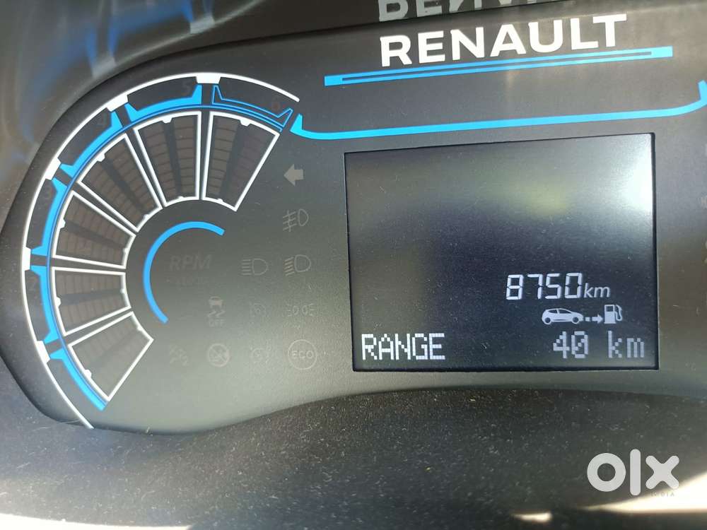 Renault Triber 1.0 Rxe, 2023, Petrol