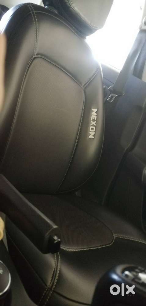 Petrol Nexon With Sunroof And 6 Gears
