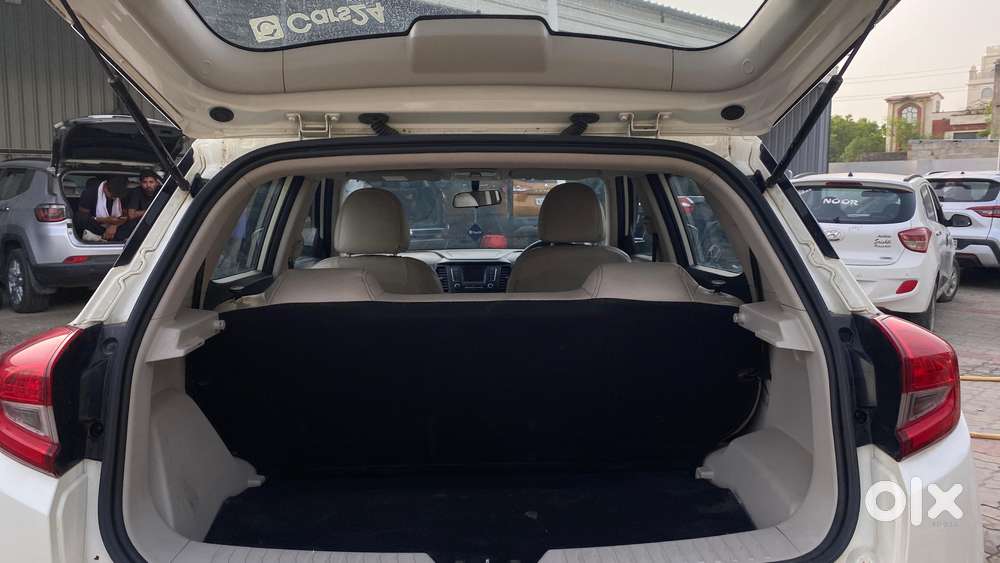 Mahindra Xuv300 W6, 2022, Petrol