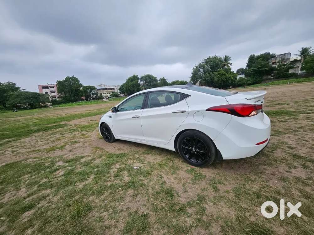 Hyundai New Elantra 2016 Diesel 161000 Km Driven