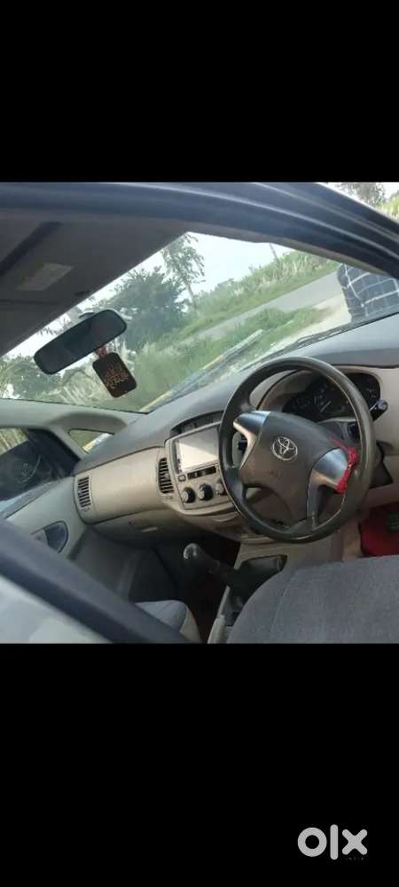 Toyota Innova 2014
