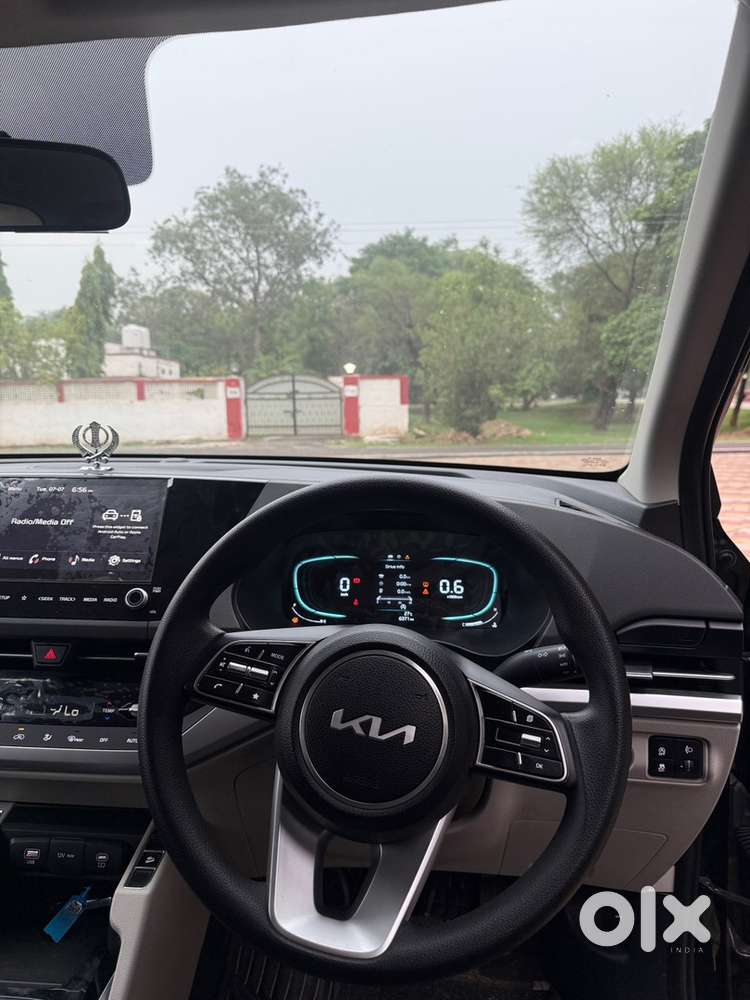 Kia Carens Petrol Manual 2025