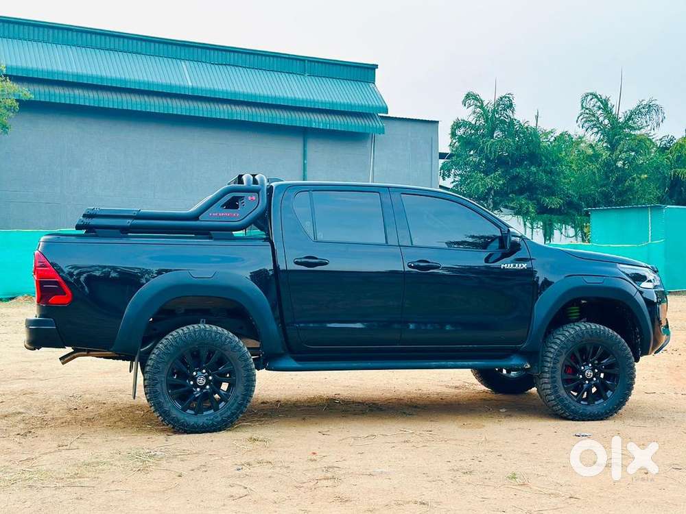 Toyota Hilux Black Edition Diesel Automatic 2025