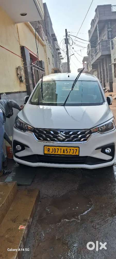 Cng & Petrol Maruti Ertiga