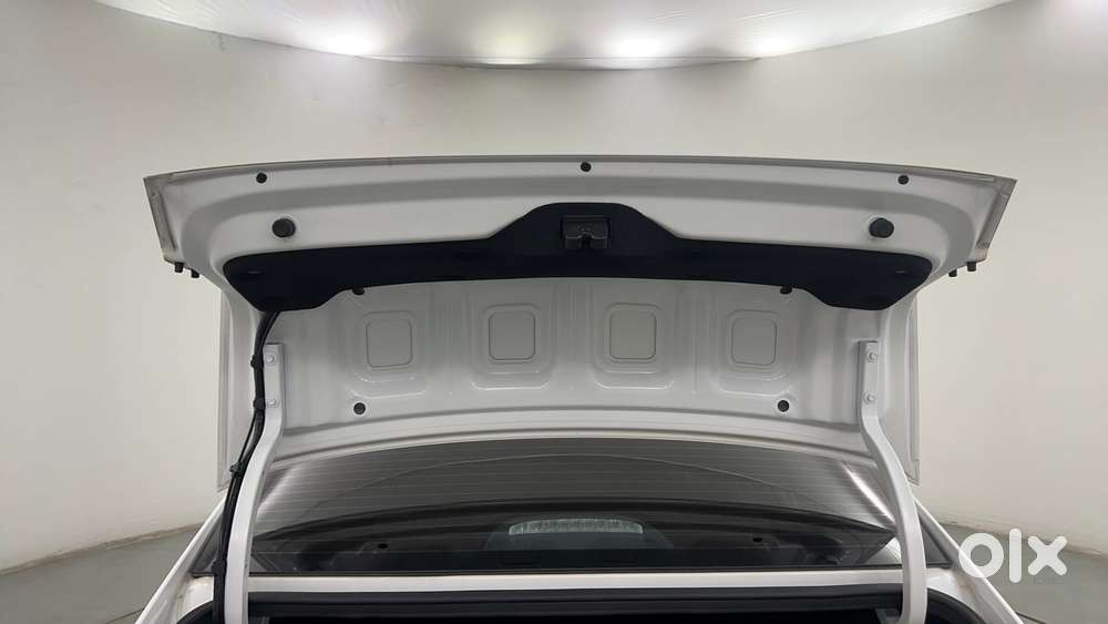 Hyundai Verna 1.5 Sx (o) Turbo Petrol Dct, 2023, Petrol
