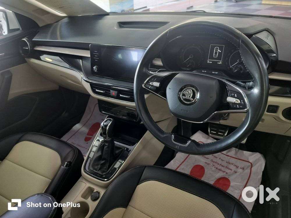 Skoda Slavia 1.0 Ambition Tsi At, 2023, Petrol