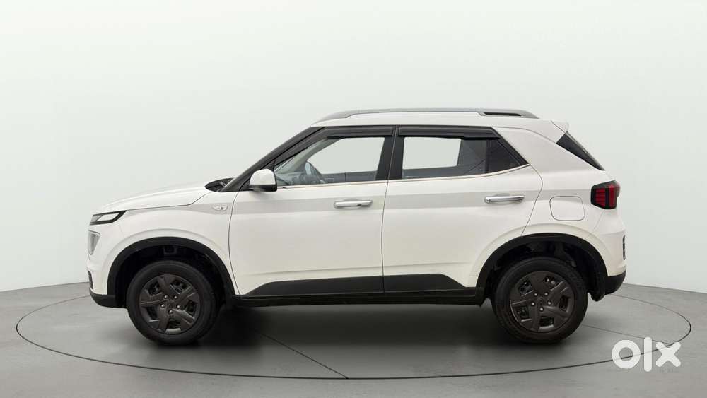 Hyundai Venue 1.2 S (o), 2024, Petrol