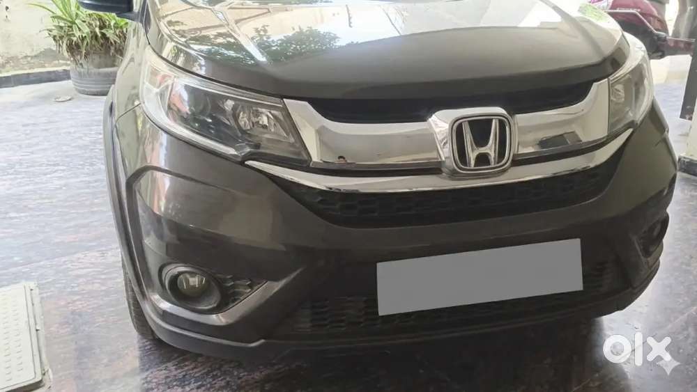 Fuel Efficient 7-seater  2017  Excellent Condition