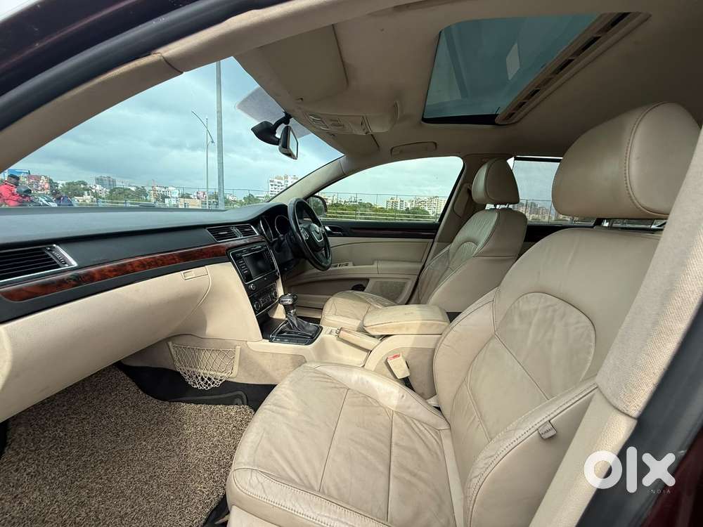 Skoda Superb { }2.0 Elegance Tdi At, 2013