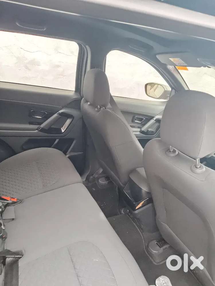 Car Model - Tata Safari Pure X Automatic Dark Edition