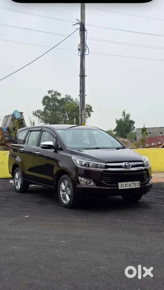 Toyota Innova Crysta 2.8z 2016