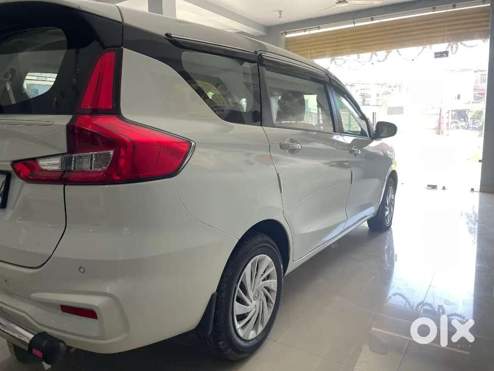 Maruti Suzuki Ertiga Vxi 2025