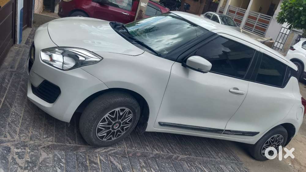 Maruti Suzuki Swift Vxi Optional, 2022, Petrol