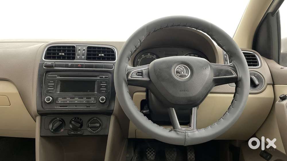 Skoda Rapid 1.6 Mpi Ambition, 2015, Petrol