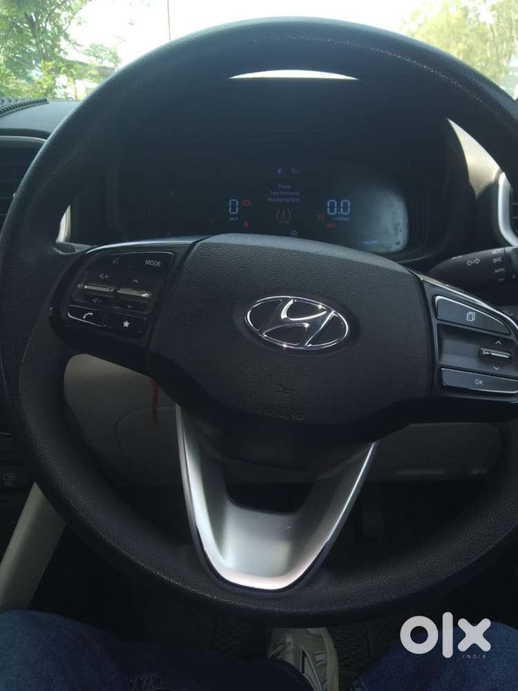 Hyundai Venue Petrol 2023