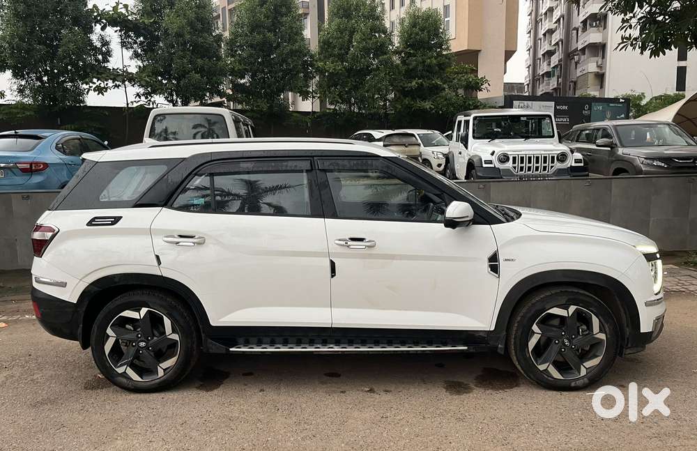 Hyundai Alcazar Signature 1.5 Petrol Dct 7str Knight, 2024, Petrol