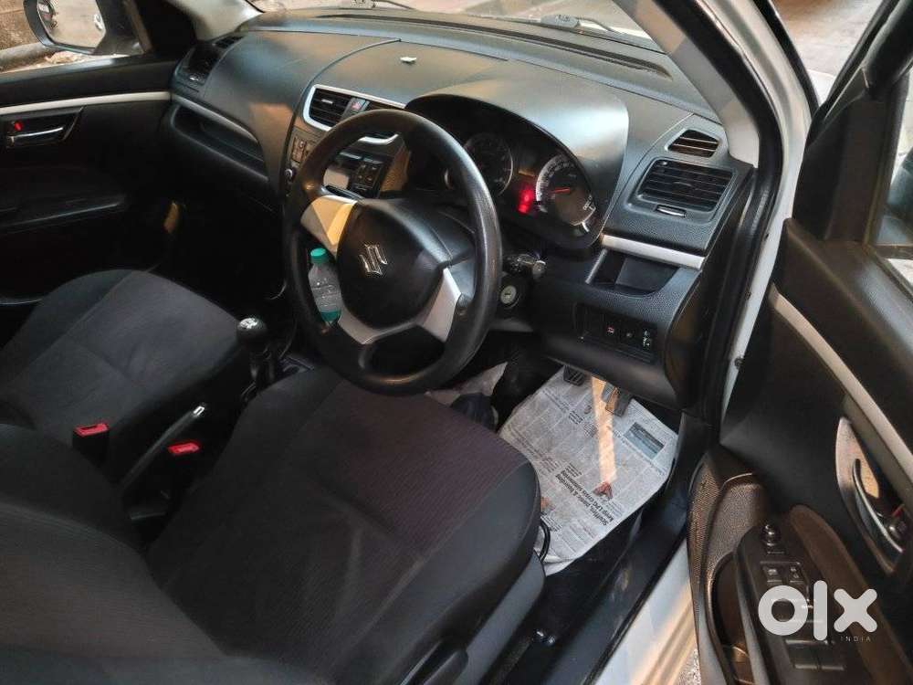 Maruti Suzuki Swift Vxi 1.2 Abs Bs-iv, 2017, Petrol