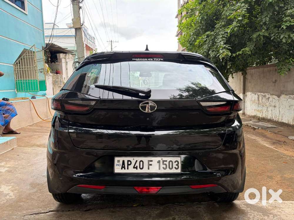 Tata	Altroz	Xz+s	D	1.2p	Bs6ph2