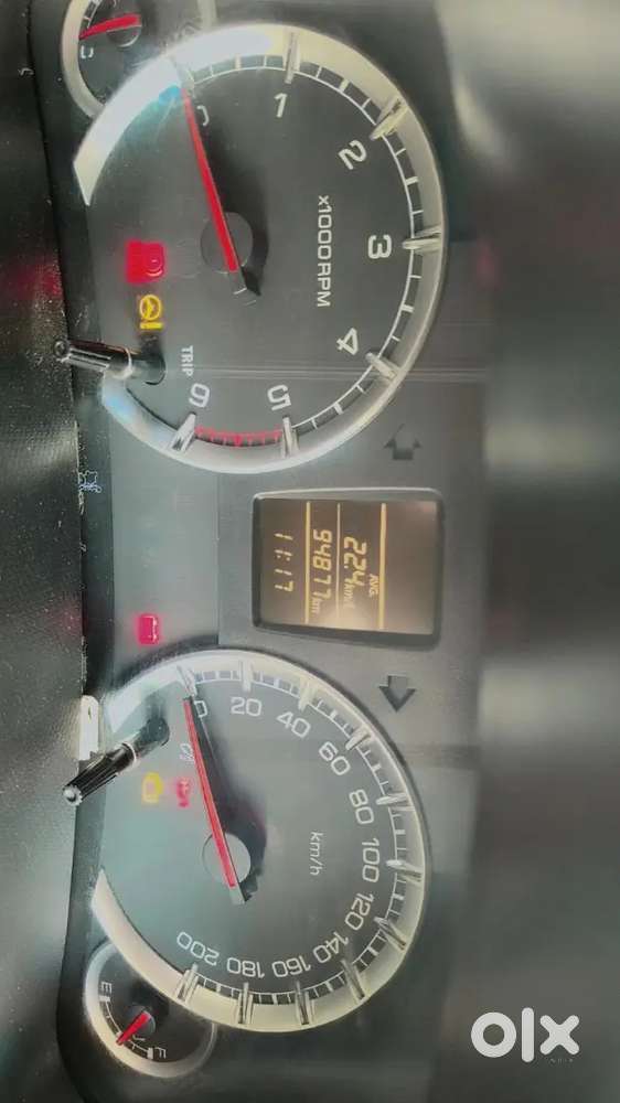 Maruti Suzuki Swift 2017 Good Condition 4 Tayre New