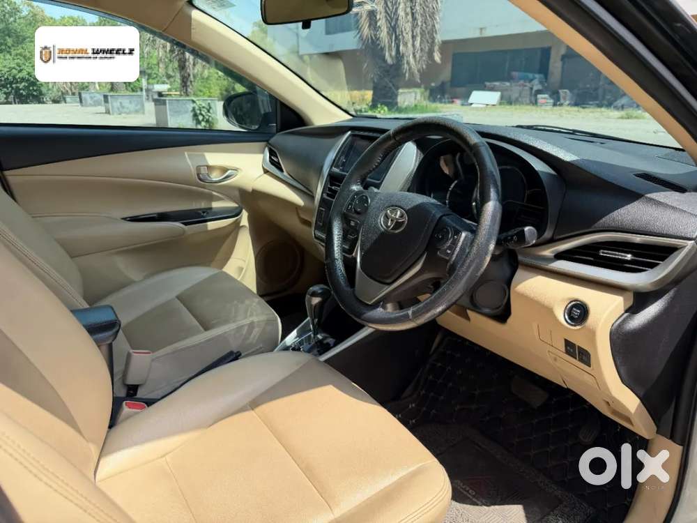 Toyota Yaris V Cvt, 2020, Petrol