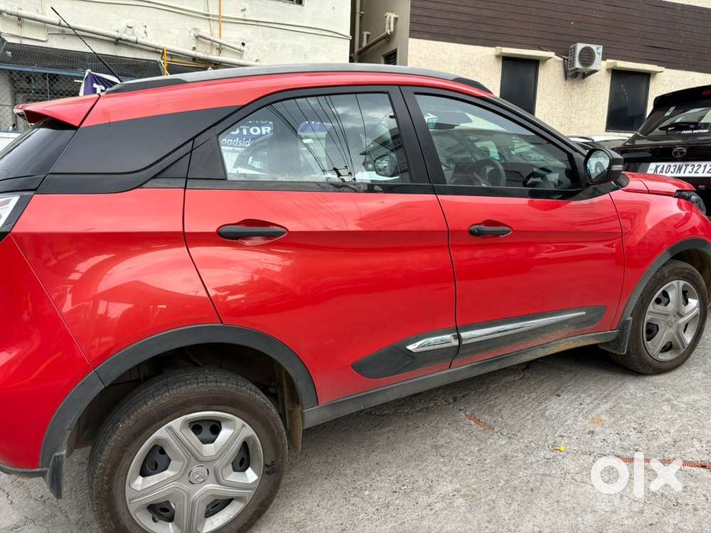 2021 Tata Nexon Petrol Automatic 14000 Km Excellent Condition