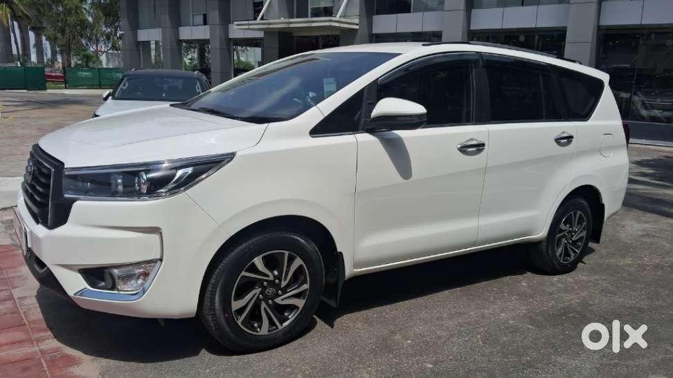 Toyota Innova Crysta 2.4 V 8 Str, 2024, Diesel
