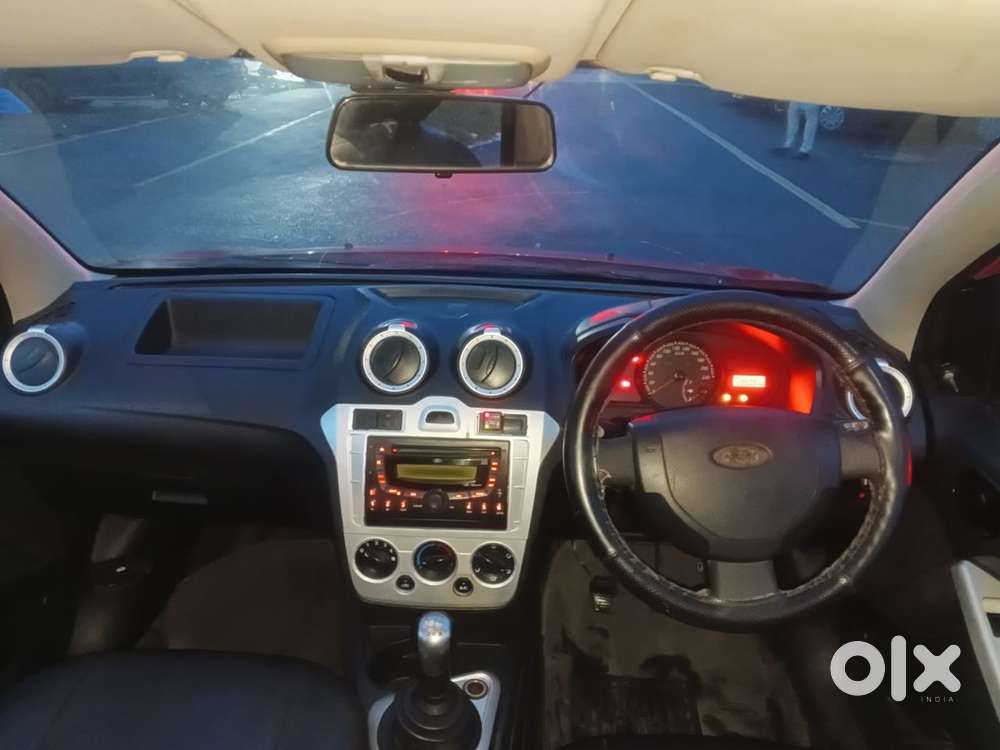 Ford Figo 1.2p Titanium Mt, 2012, Cng & Hybrids