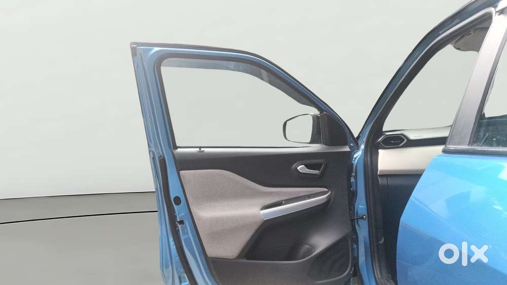 Nissan Magnite 1.0 Xv, 2023, Petrol