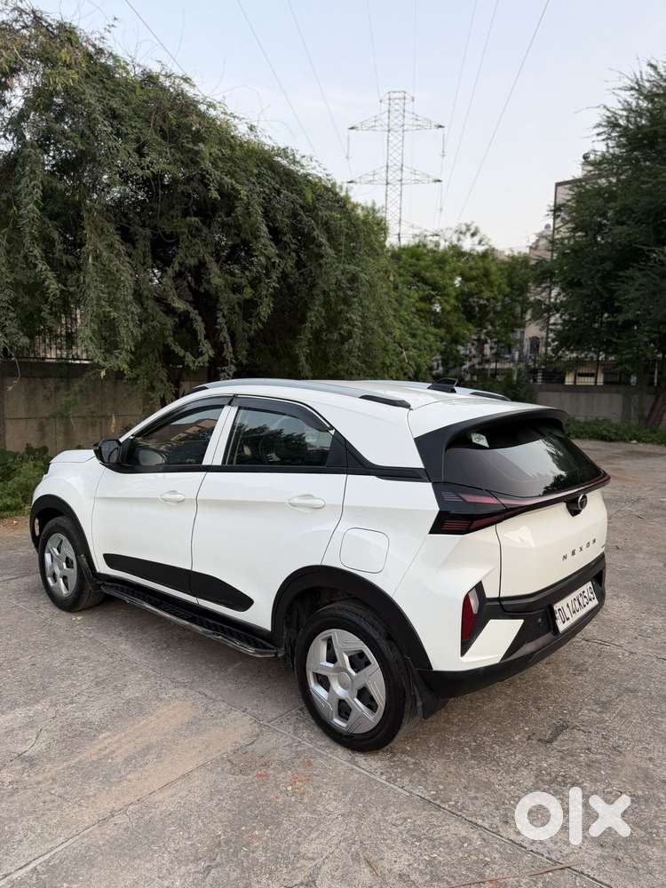 Tata Nexon Smart Plus1.2 Revotron Petrol 5 Mt, 2024, Cng & Hybrids