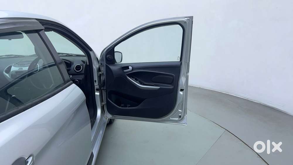 Ford Figo Petrol Titanium, 2016, Petrol