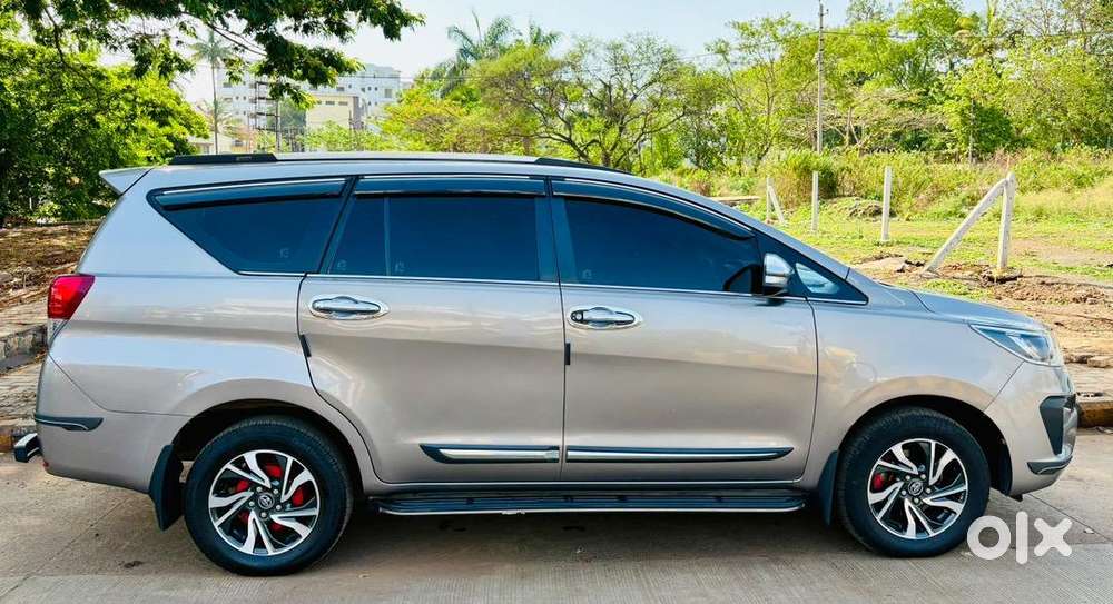 Toyota Innova Crysta 2016 Diesel Well Maintained