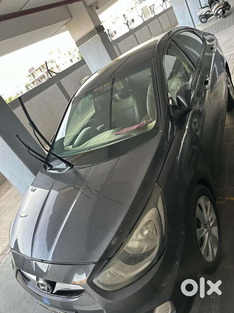 Hyundai Hybrid Car 2012