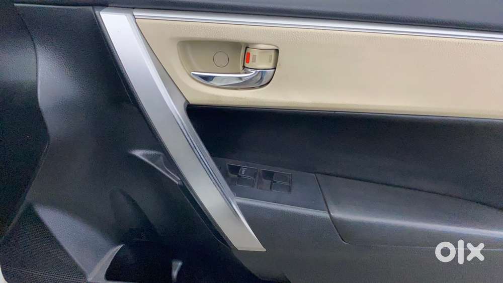 Toyota Corolla Altis 2013-2017 Vl At, 2015, Petrol