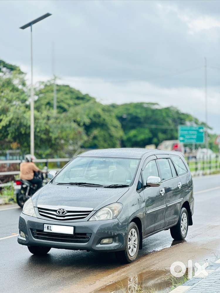 Toyota Innova Diesel 2011