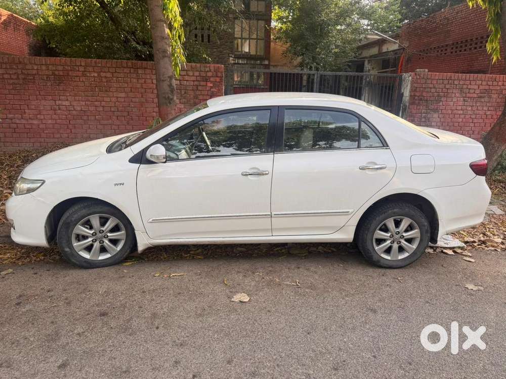Toyota Petrol Manual 2011