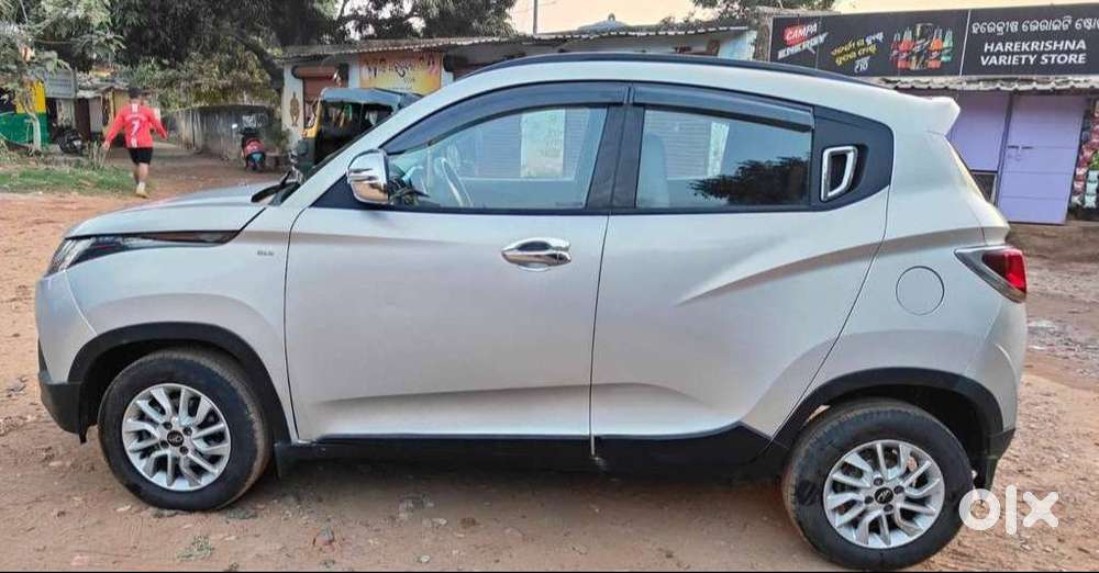 Mahindra Kuv 1005str