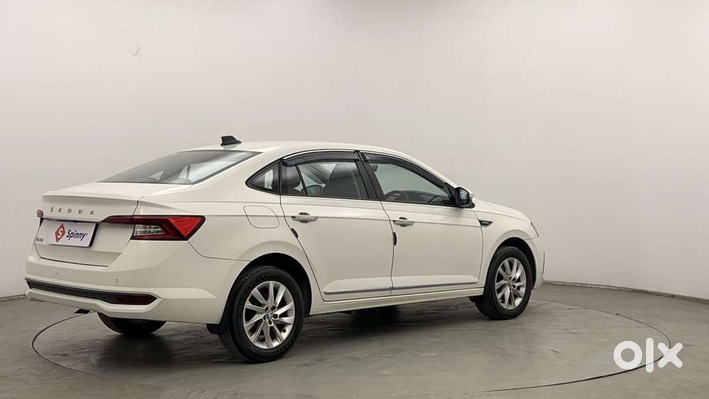 Skoda Slavia Ambition 1.0l Tsi At, 2023, Petrol