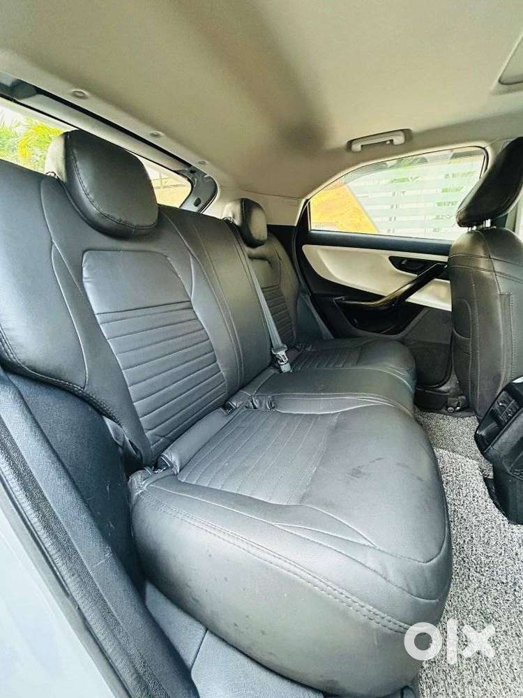 Tata Nexon, 2023, Petrol